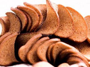 Сурские гренки Баварские колбаски (100 гр): Ресторанные гренки с чесноком