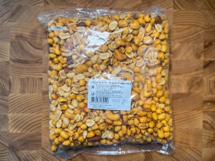 Арахис в глазури: Ореховая смесь ж/с с кукурузой со вкусом 