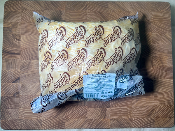 Сыр 1 кг ГОРНЫЙ СЫРОВАР (Паутинка со вкусом красной икры) в Воронеже