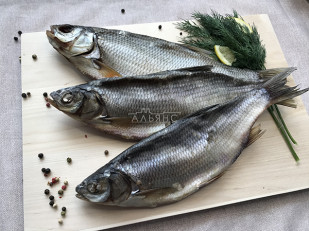 Кальмар филе с перцем (хот тейс): Плотва вяленая